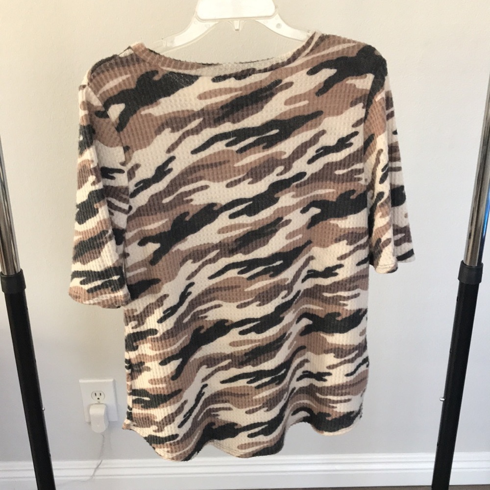 Army top - Picture 2 of 3